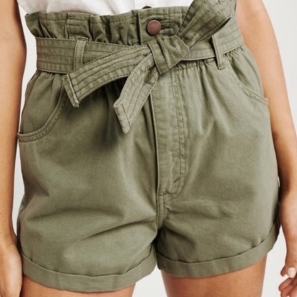 NWT Abercrombie & Fitch green high waisted paper bag shorts